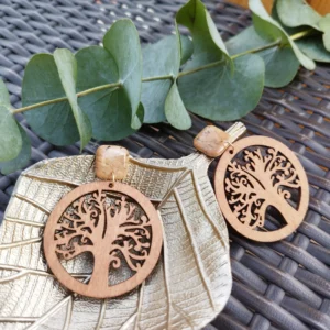 Boucles d'oreilles en pâte polymère et arbre de vie en bois